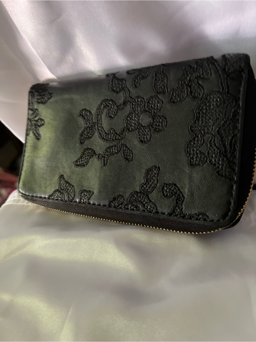 Michael Kors Black Floral Lace Zip-Around Wallet with Gold Logo - Picture 5 of 11
